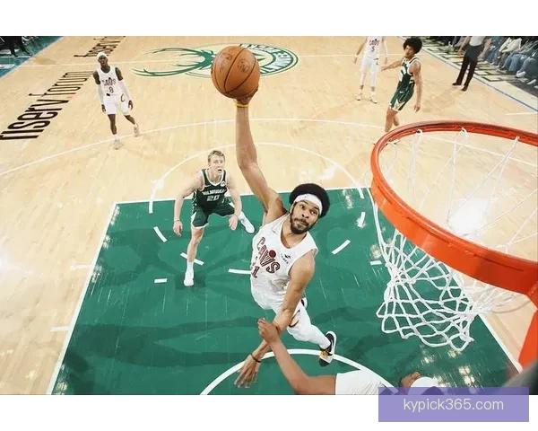 阿伦复出助力骑士内线 强攻强防成为球队主心骨